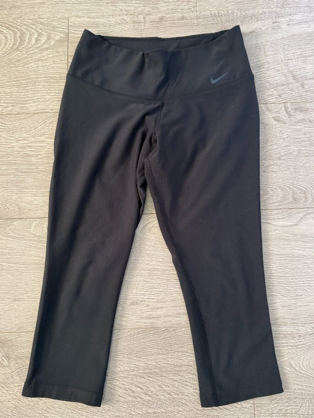 Nike Dri FIT Legend Capri Leggings Womens XS Black One Legendary Pant